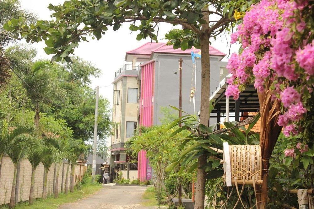 Ramantika Bali House Hotel Jimbaran Buitenkant foto
