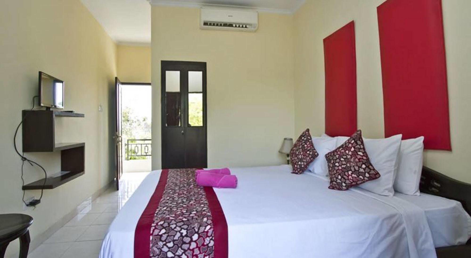Ramantika Bali House Hotel Jimbaran Buitenkant foto