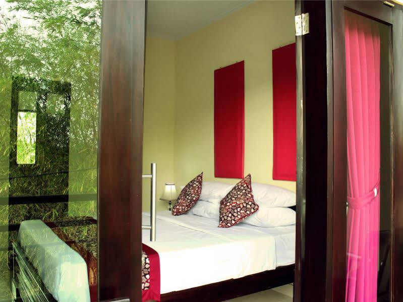 Ramantika Bali House Hotel Jimbaran Buitenkant foto